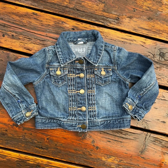 GAP DENIM JEAN JACKET SIZE 18 TO 24  MONTHS - Picture 1 of 9